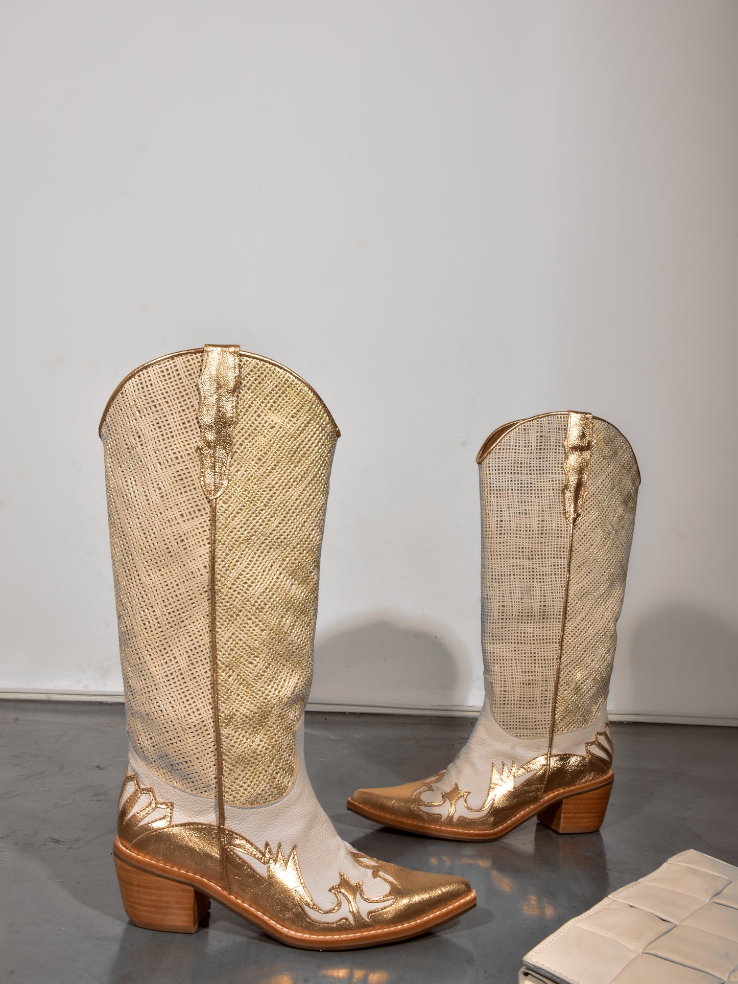 CONARKI ORO FW23 12(1) – copia