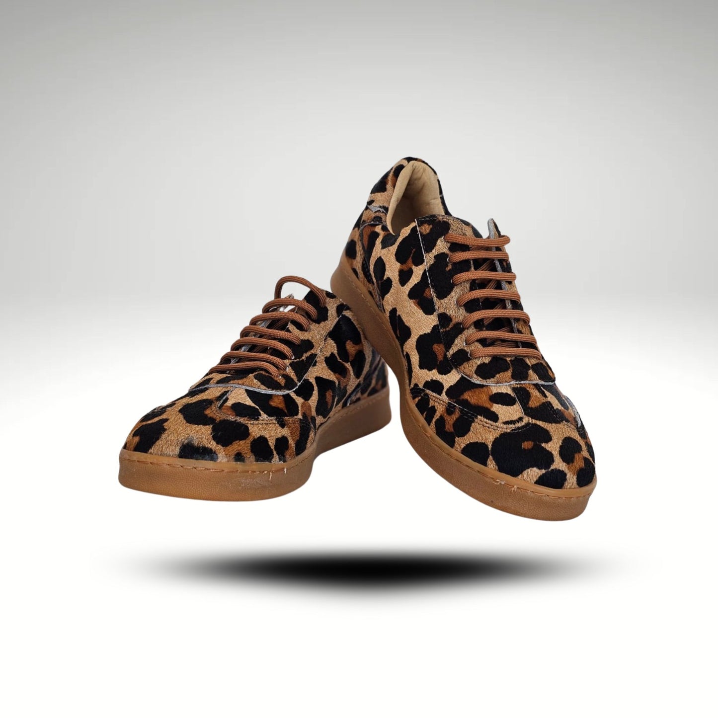 Zapatillas Denis Leopardo cuero Piel.