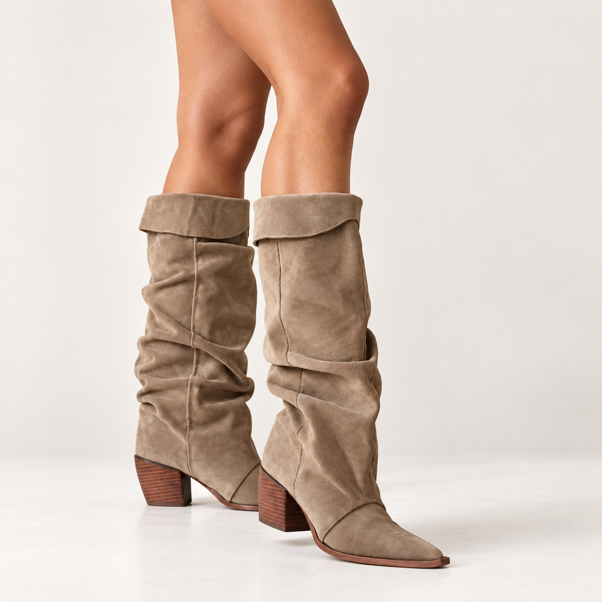 Bota Roxane  Gamuza Visón.