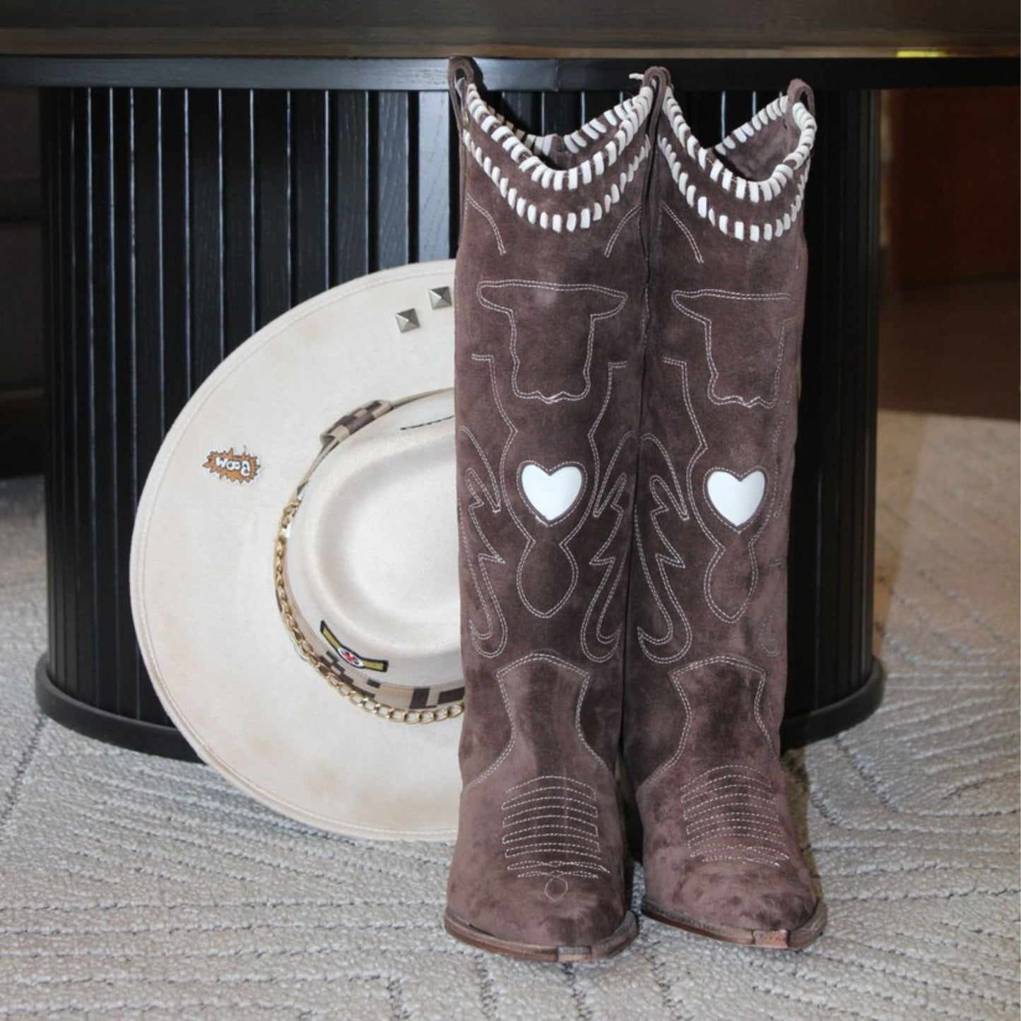 Bota Harper Chocolate Gamusa.