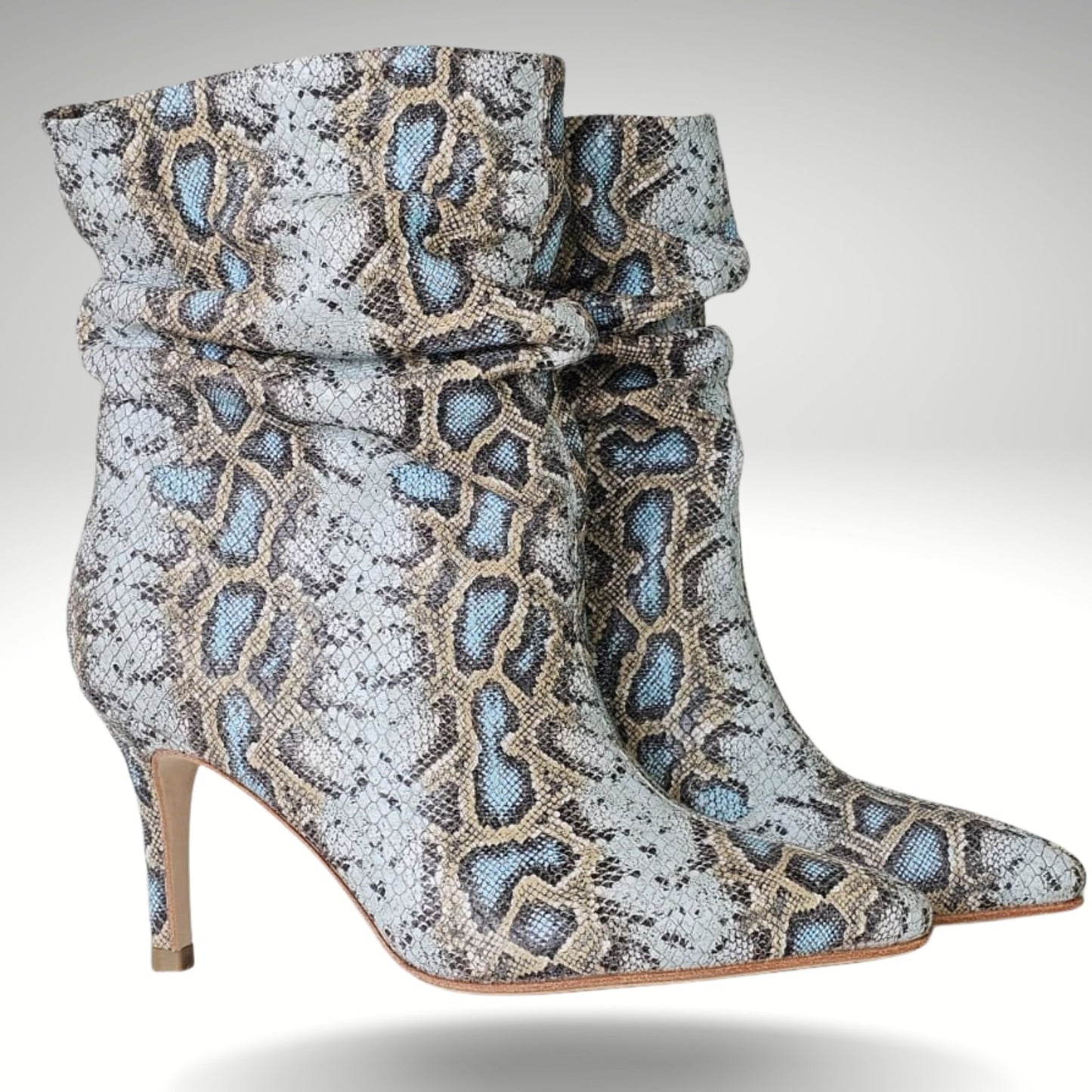 Botín Pitón Celeste Sauvage.